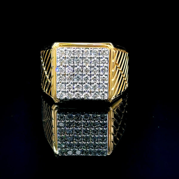 Diamond Studded Gold Ring